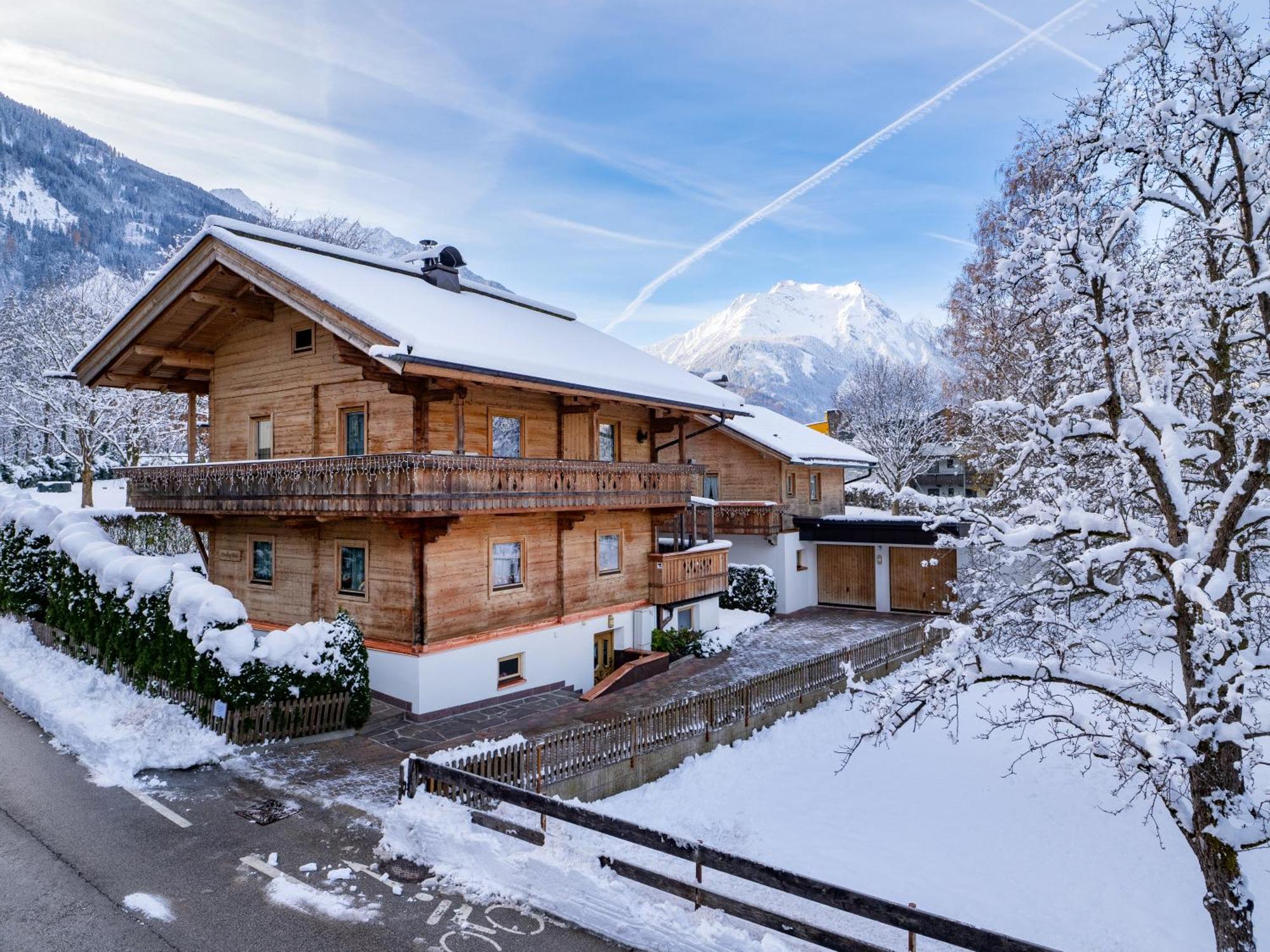 Chalet - Appartements Julitta Mayrhofen Exterior photo